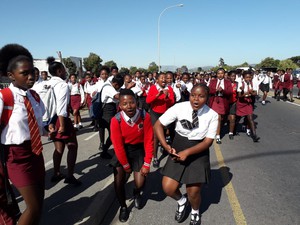 Protest shuts down overcrowded school | GroundUp